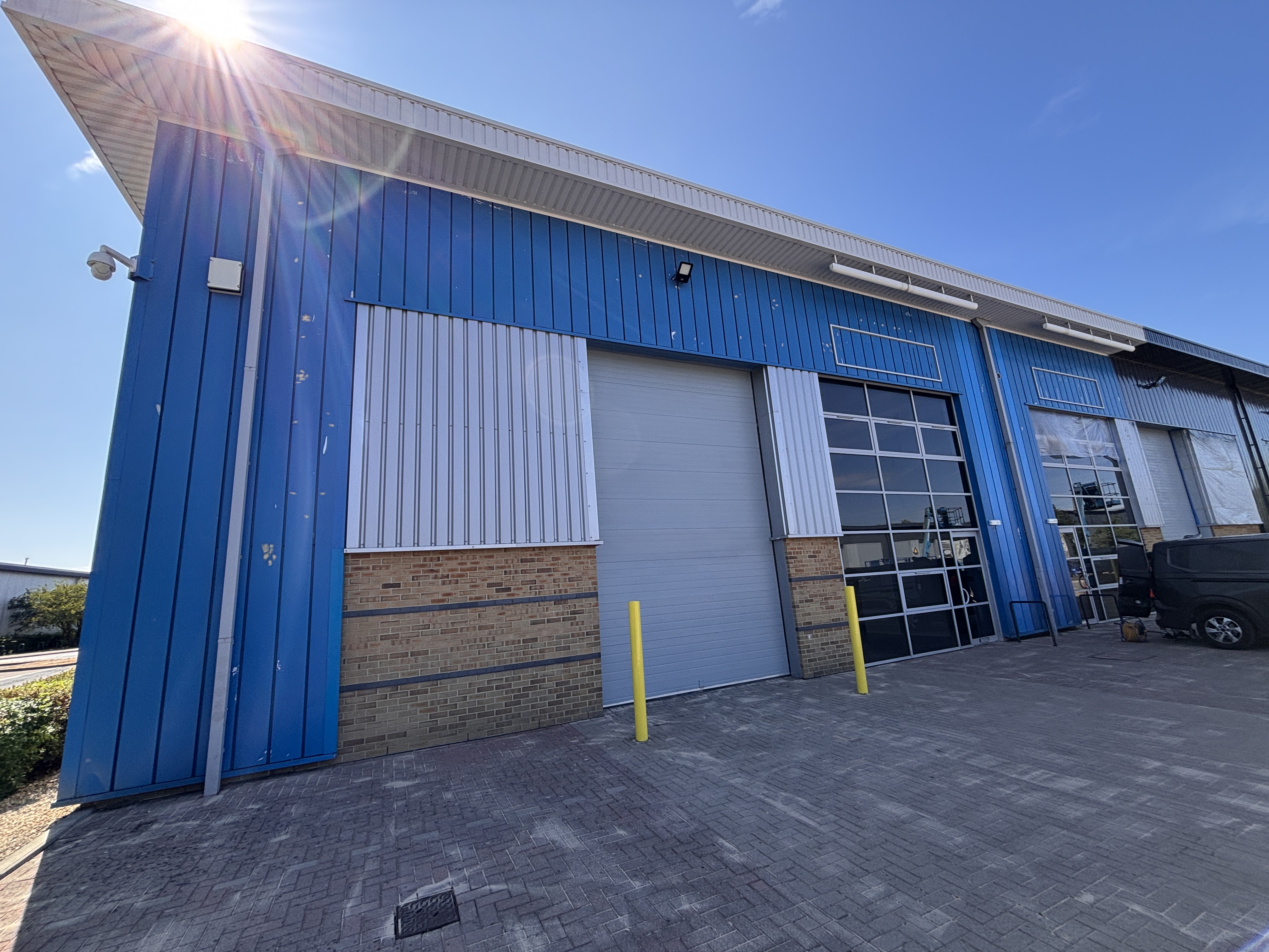 Site photograph of a light industrial trade counter unit